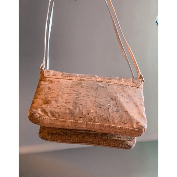 kate spade ♠️ cork crossbody - Picture 3 of 8